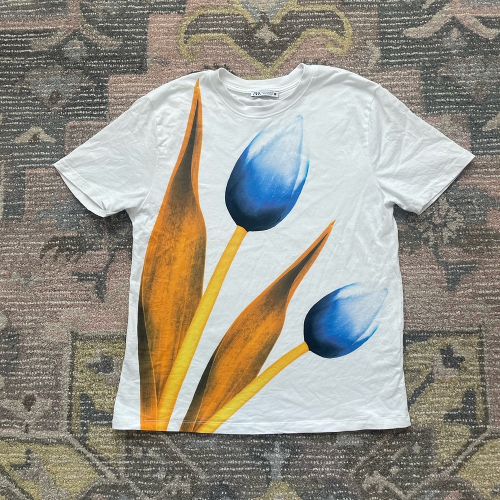ZARA women’s graphic T-shirt tulip